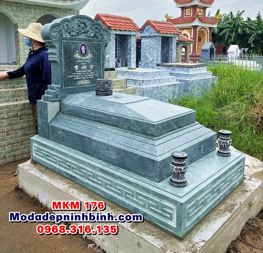 mo-da-tam-cap-xanh-reu-dep-mkm-176 Mộ đá tam cấp xanh rêu đẹp MKM 176