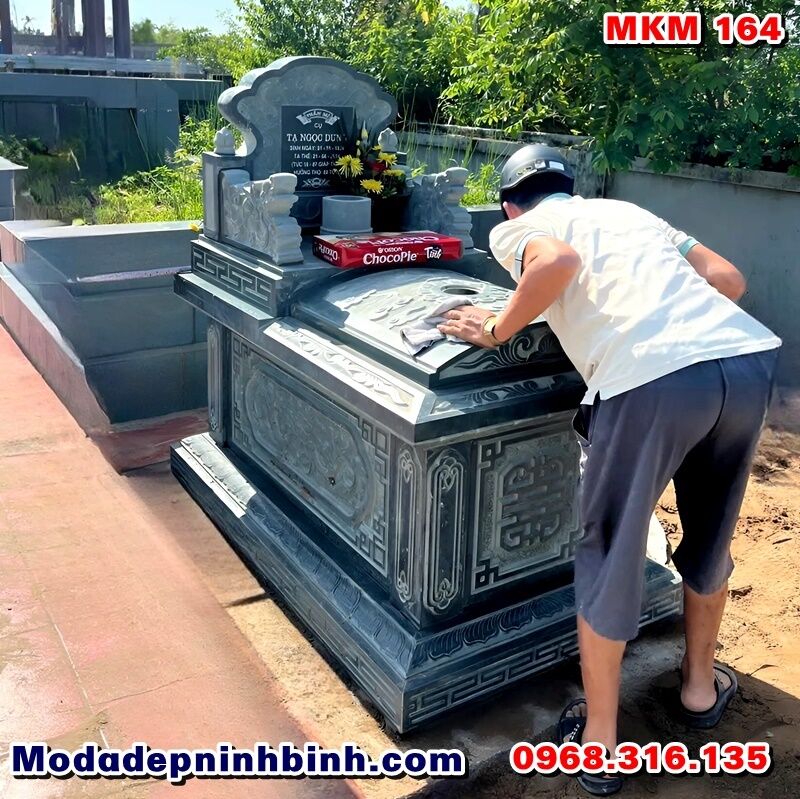 mau-lang-mo-da-nguyen-khoi-dep-mkm-164 Mẫu lăng mộ đá nguyên khối đẹp MKM 164
